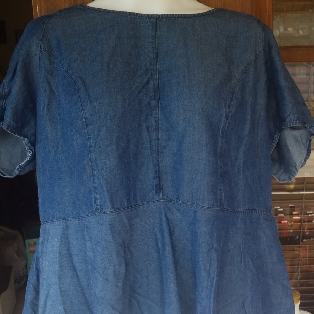 Jessica London VERY SOFT DENIM TOP....CUTE